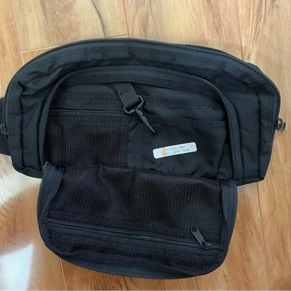 Vintage L.L. Bean Classic Black Waist Bag - Picture 3 of 7